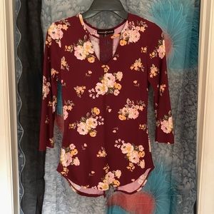 Floral Blouse 3/4 Open lace back w/ 3/4 sleeves